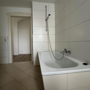 Erstbezug nach Sanierung - Großzügige 4-Raumwohnung in Zwickau-Nord