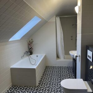 Schöne und gepflegte 2,5-Raum-DG-Wohnung in Mainhausen inkl. Einbauküche