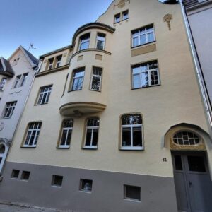 Super sanierte 4-Raum Dachgeschoss WE mit neuer Einbauküche