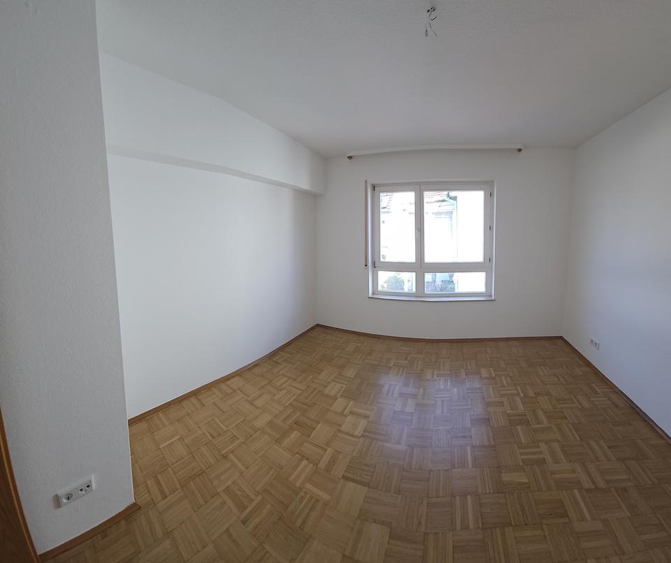 Balkon, EBK & Parkplatz zentral – Bild 11