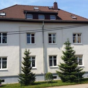 2 Zimmer Küche Bad - kleine und feine Wohnung im EG in Oberlungwitz (mit Carport)