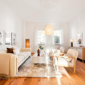 Exklusive 4-Zi.-Altbauwohnung in Königstein – Park, Bach & Burgblick