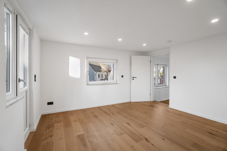 Modernisierte Doppelhaushälfte mit Dachterrasse, Photovoltaik & Garage in ruhiger Lage – Bild 12