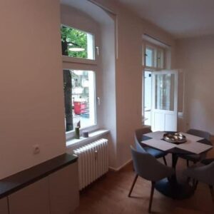 Zwei möblierte Wohnungen 66 m² mit Fahrstuhl und Balkon