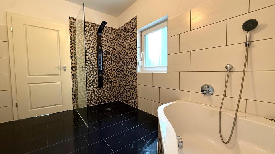 Tolle Kombination: Doppelhaushälfte plus Gästehaus * in Landau – Bild 7