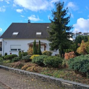 Großzügiges Mehrgenerationenhaus in Bestwohnlage von privat auf Verhandlungsbasis : ist reserviert