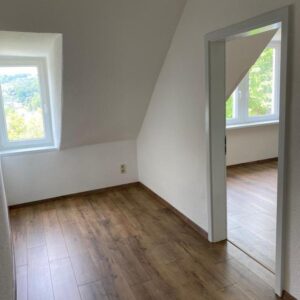 Rarität - Tolle 4 Raum Altbau Dachgeschosswohnung - 300m vom Markplatz