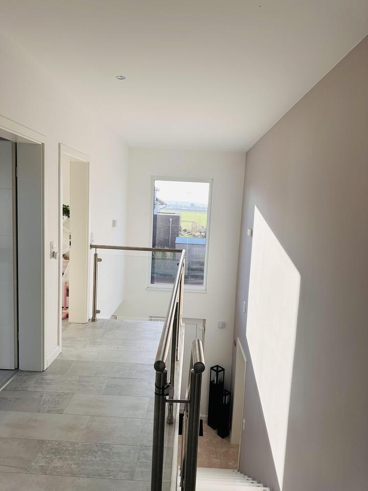 Provisionsfreie Moderne Stadtvilla mit Pool, Wintergarten und Doppelgarage – Bild 18