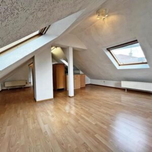 Gemütliche 3 Zimmer im Dachgeschoss - optimaler Grundriss - inkl. gepflegtem Bad & EBK