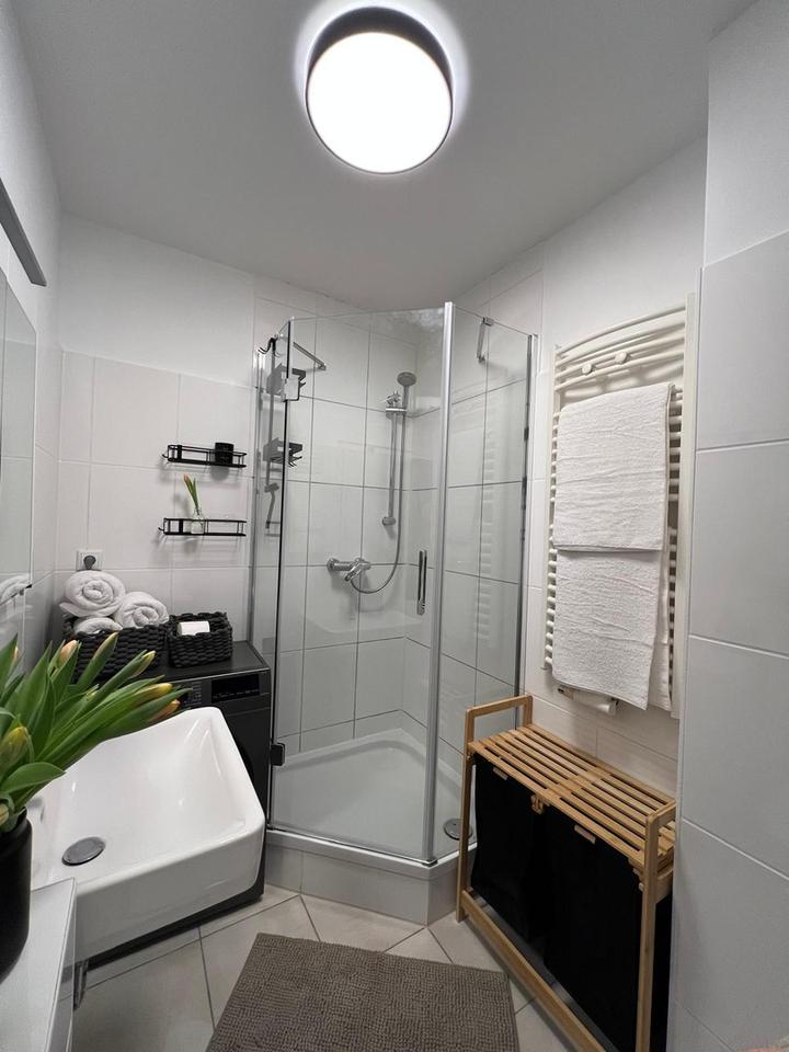 Stilvolle, möblierte 3-Zimmer-Wohnung in Hamburg-Poppenbüttel – Bild 12