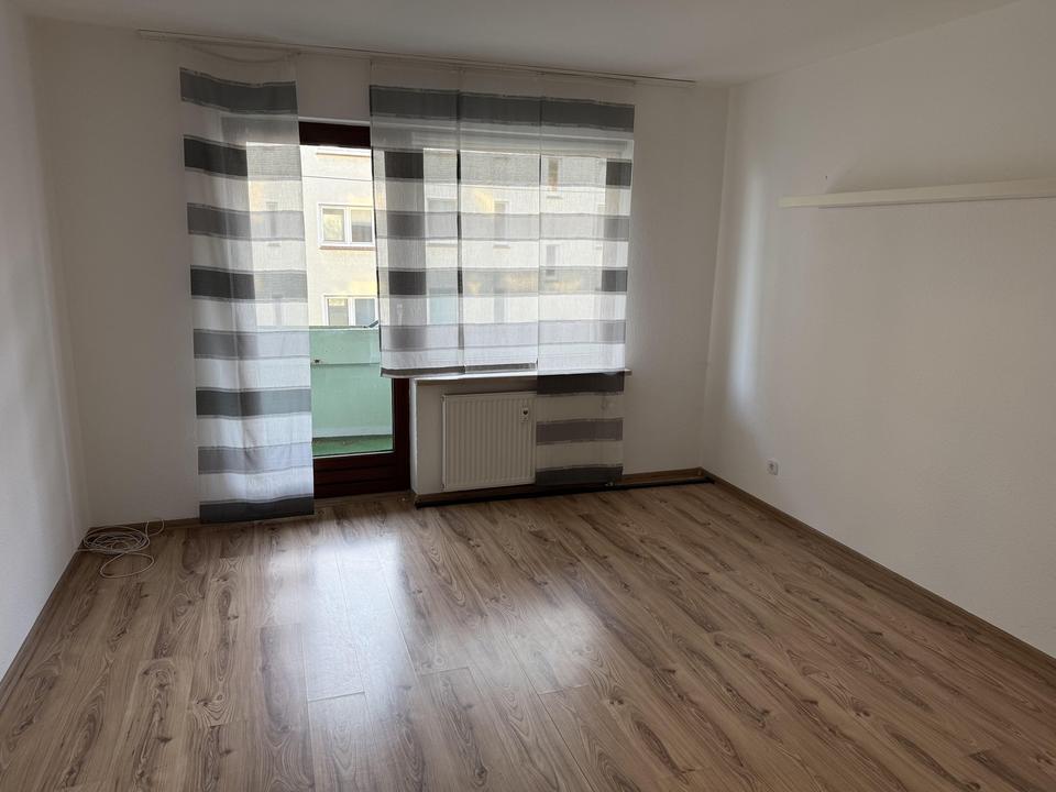 Schöne 3-Zimmer Wohnung mit Einbauküche und Balkon – Bild 5