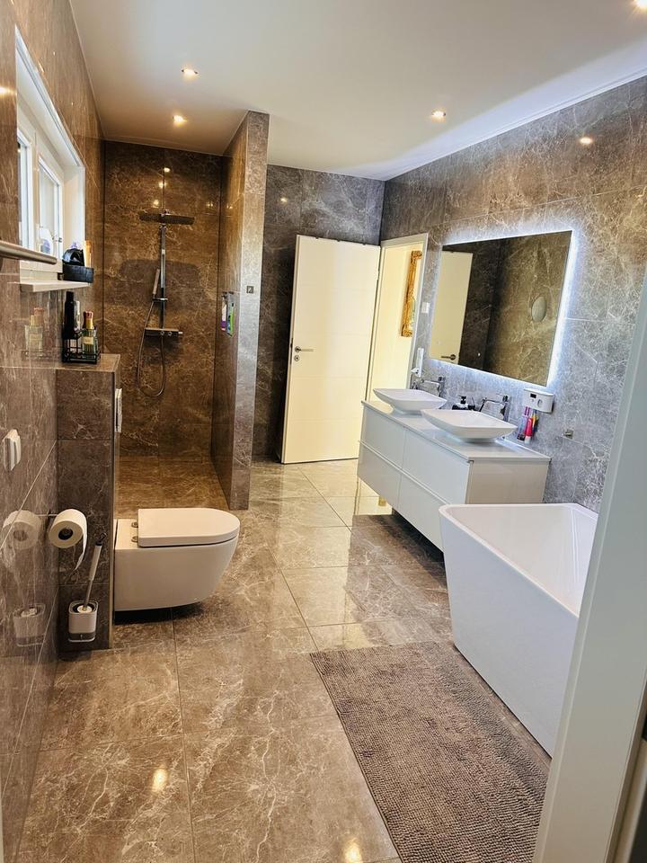 Provisionsfreie Moderne Stadtvilla mit Pool, Wintergarten und Doppelgarage – Bild 20