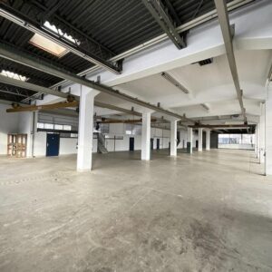 Produktions- und Lagerhalle, optional mit Büroräumen