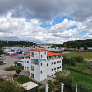 Frisch renovierte Bürofläche mit Balkon