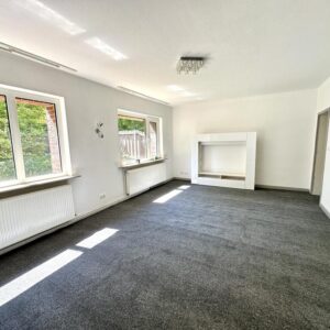 Praktische 2,5 Zimmer EG-Wohnung mit Stellplatz und Garten