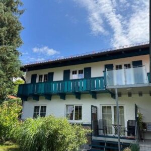 Ruhige 5 Zi-Whg. in Berg mit Balkon, renoviert