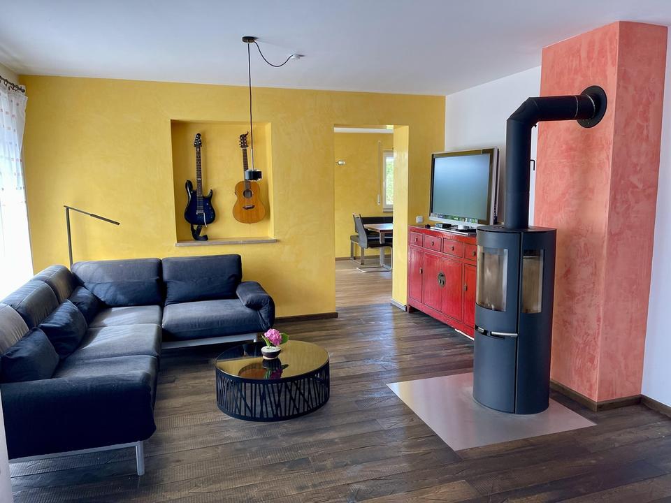 Röhrmoos v. Privat: Freisteh. EFH, 6 Zi., 2 Bäder, Massivbau, Kaminofen, ausgeb. Keller, Gartentraum – Bild 3