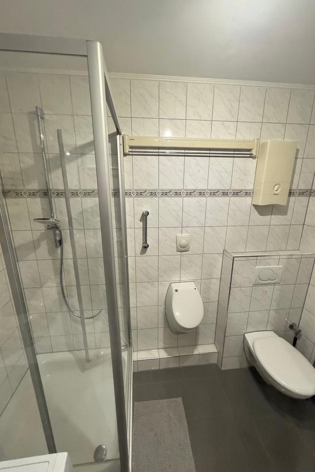 Moderne und große 4 Zimmer-Wohnung zu vermieten – Bild 16