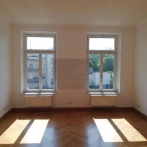 5 Zimmer Wohnung mit Einbauküche und Balkon im Musikerviertel im 2OG zu vermieten