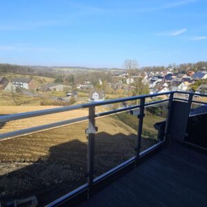 ** Helles Dachgeschoss-Paradies mit Weitblick in die Natur!**