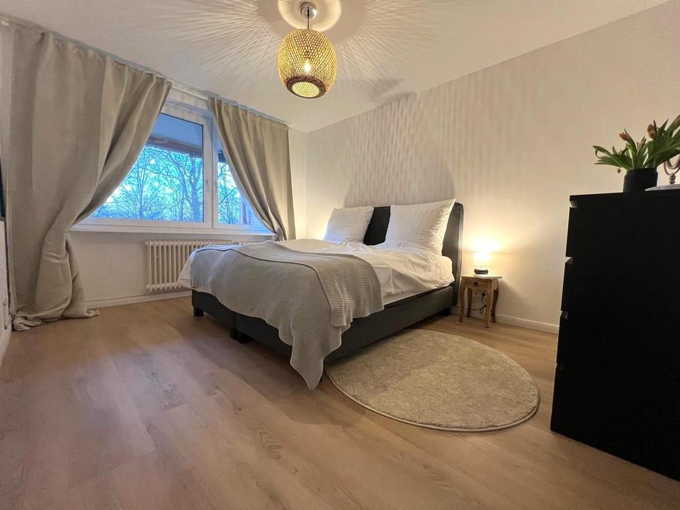 Stilvolle, möblierte 3-Zimmer-Wohnung in Hamburg-Poppenbüttel – Bild 7