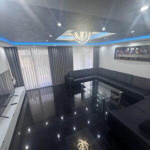 Haus-im-Haus-Gefühl: Exklusiv sanierte Maisonette mit Garage & luxuriöser Ausstattung