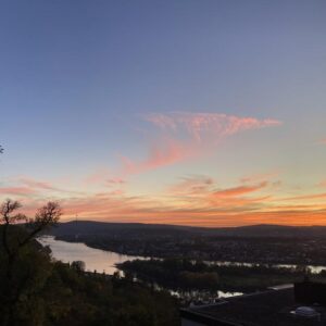 Dachgeschosswohnung mit Traumblick. Der Rhein und Koblenz liegen Ihnen zu Füßen!