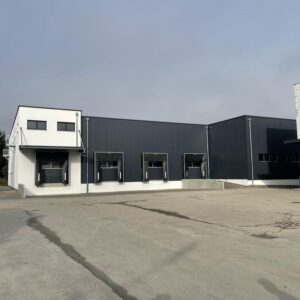 Beheizbare Logistikhalle mit Büro & Rampen in Passau-Heining zu vermieten