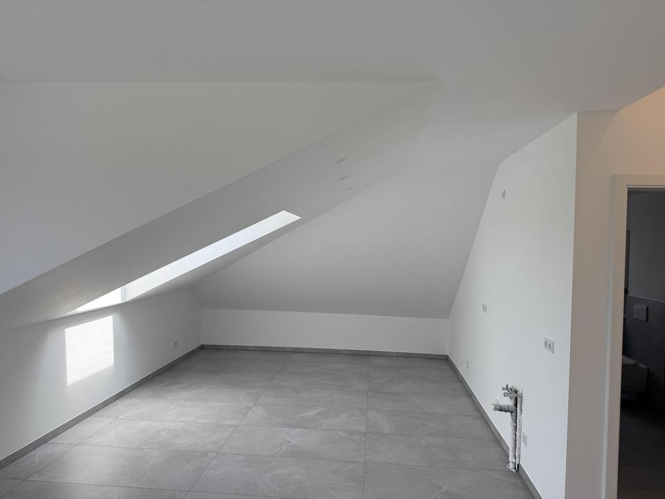 ** Helles Dachgeschoss-Paradies mit Weitblick in die Natur!** – Bild 4