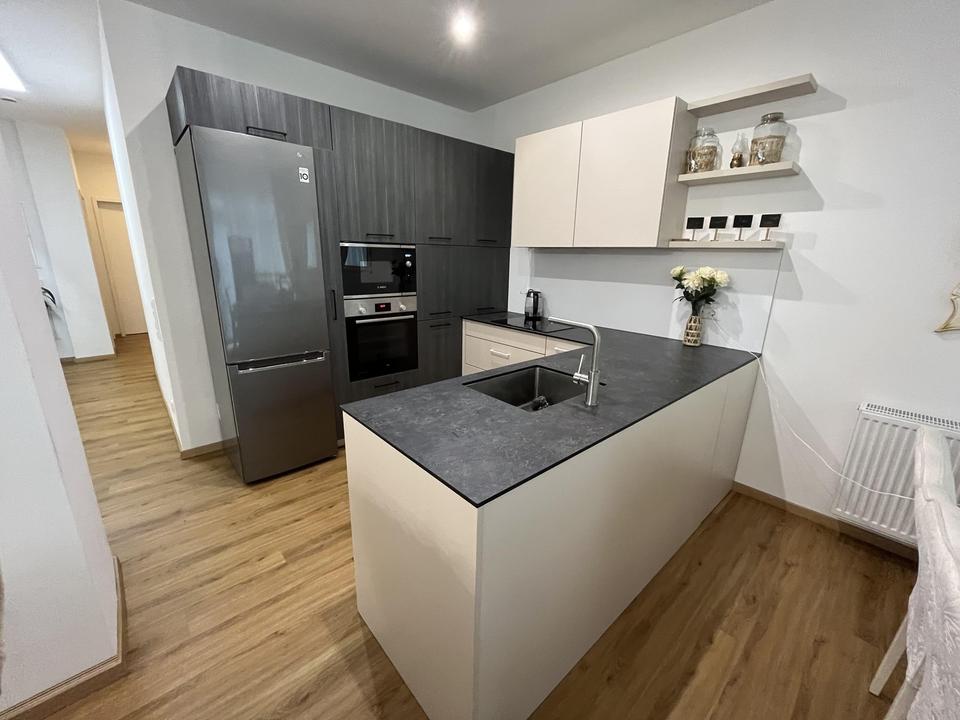 *Zwei Wohnungen u. 5x Stellplätze - Eigennutzer o. Kapitalanleger* – Bild 23