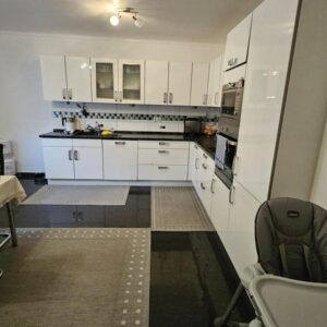 Moderne und Zentrale 3-Zimmer-Erdgeschosswohnung– nur 1 Minute zum Bahnhof!