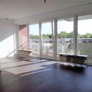 Kourtagefrei! Lichtdurchflutete Whg in schöner Lage in Schnelsen