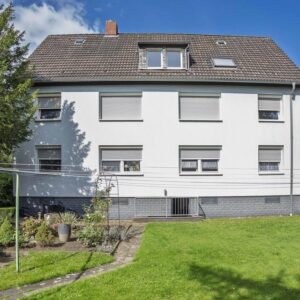 Teilmöbliert & modernisiert: 2 Zimmer im DG mit neuem Bad – ab 15.01.2026