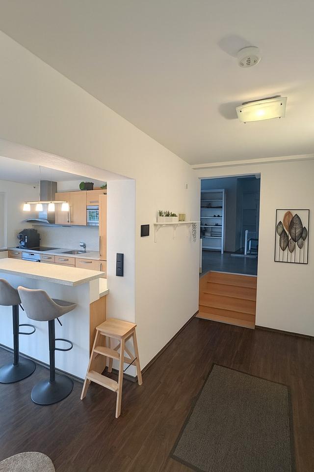 Moderne und große 4 Zimmer-Wohnung zu vermieten – Bild 11