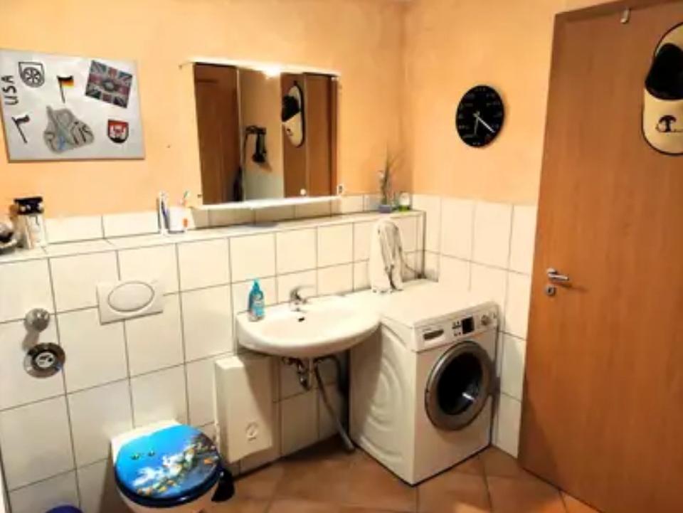 Moderne 2,5-Zimmer-Wohnung mit Einbauküche, Dachterrasse & TG-Stellplatz – Bild 7