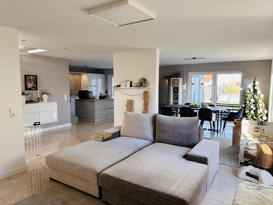 Provisionsfreie Moderne Stadtvilla mit Pool, Wintergarten und Doppelgarage – Bild 13