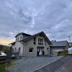 Exklusives EFH mit Sauna, Garage & Garten