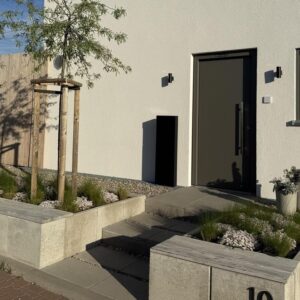 Besonderes Einfamilienhaus mit Blick auf die Weinreben