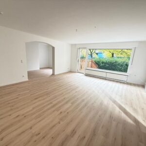 Großzügige,frisch renovierte Wohnung 4 Schlafzimmer mit Terrasse in Essen-Steele