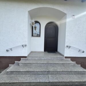 Kleines Häuschen am Waldrand