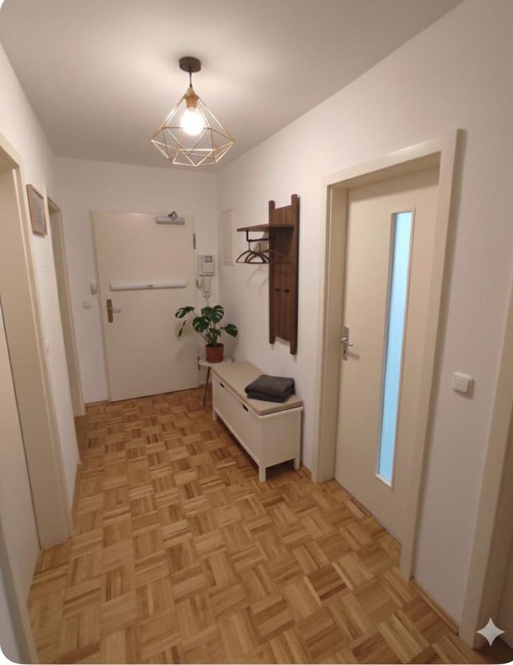 Ruhige & zentrale Lage · 2,5Zimmer · ca. 88 m2 //Südbalkone · viel Gestaltungspotenzial – Bild 3