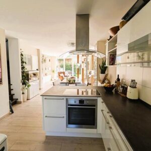 Voll ausgestattete Doppelhaushälfte auf Zeit