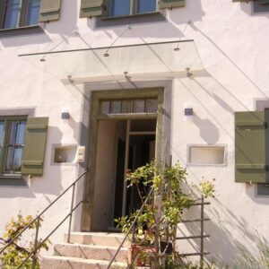 Ehemaliger Pfarrhof mit Wohnhaus, Stadel und großem Garten