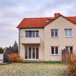 Hochwertig sanierte 2-Zimmer-Wohnung mit Terrasse und Garten in Kötschlitz