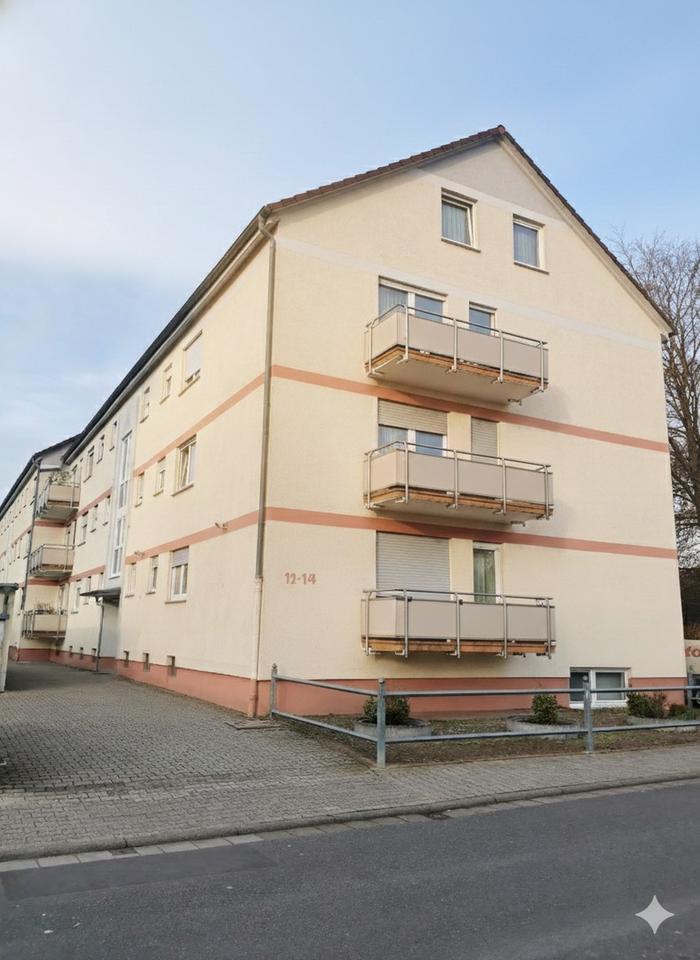 PROVISIONSFREI: Renovierte 2-Zi.-Wohnung & Garage – Top-Anlage mit Top-Mietern
