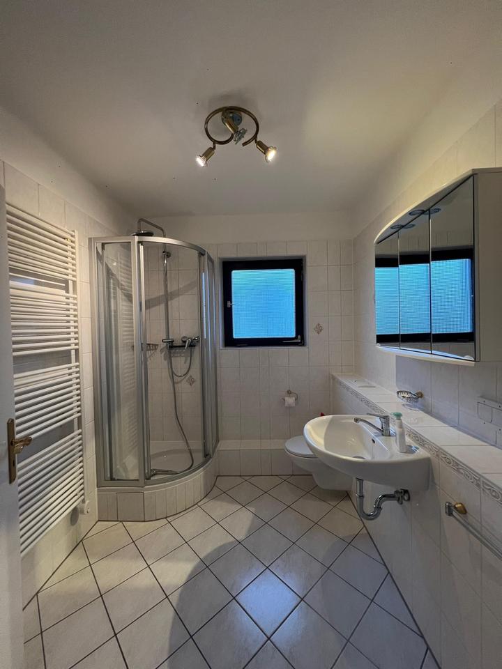 Ruhige 4-Zimmer-Wohnung mit Balkon & Gartennutzung – fußläufig zur Bahn – Bild 4