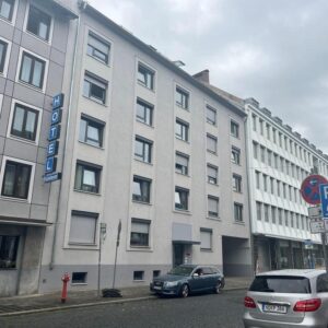 Exklusive und vollmöblierte 1-Zimmer-EG-Wohnung mit EBK in Nürnberg