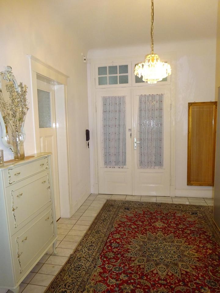 Provisionsfrei! Charmante 3-Zi.-Whg m. Balkon am Hölderlinplatz (Stgt-West) – Bild 8