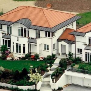 Exklusive Villa mit zwei eigenständigen Wohnflügeln – klassischer Stil trifft moderne Architektur