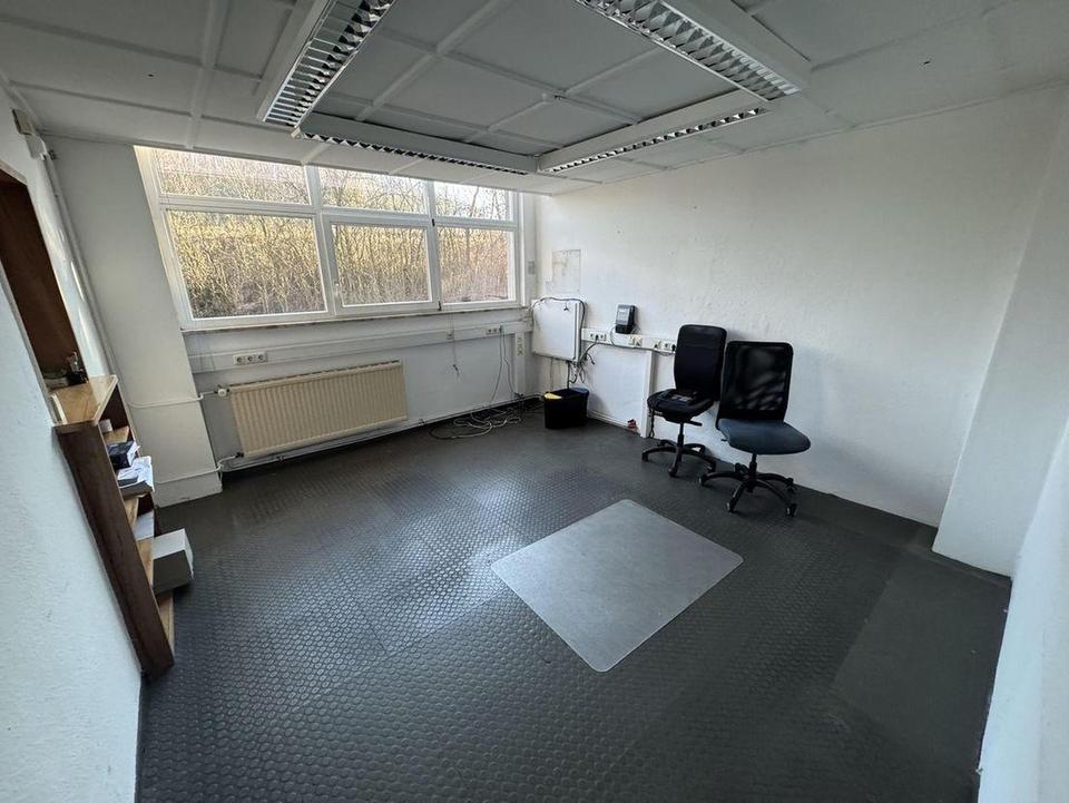 Prdouktions- /Lagerhalle mit Verwaltungsgebäude – Bild 13